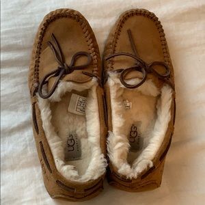 UGG Dakota Slippers in Chesnut